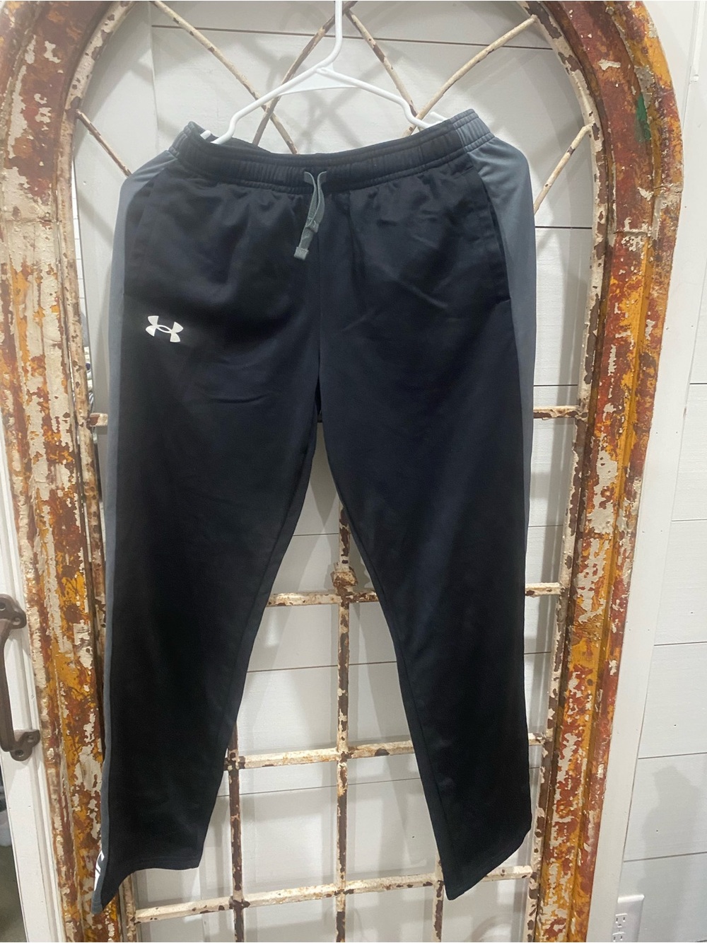 Under Armour Black Jogger Sweatpants with Gray Side Panels Large